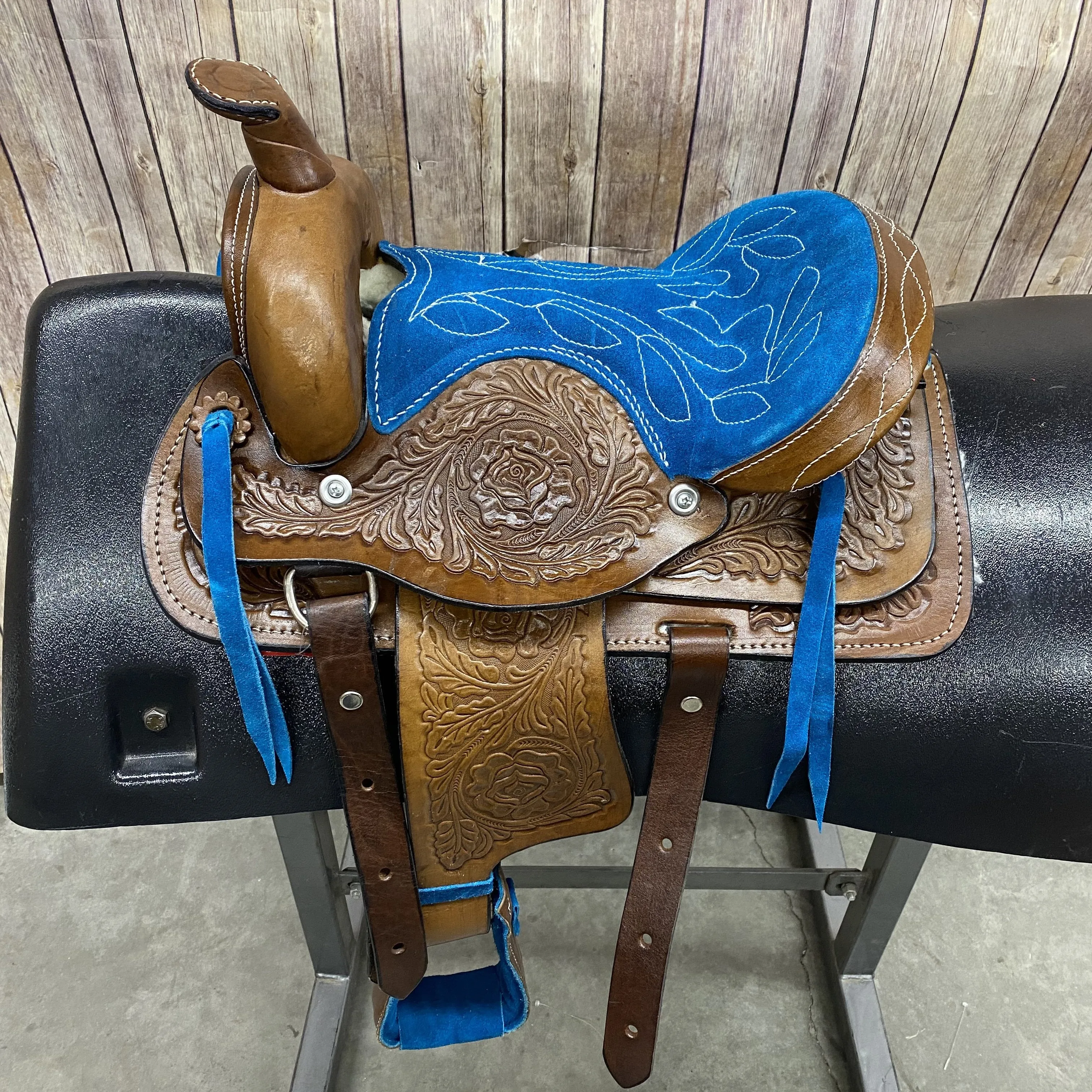 10 Pony Saddle