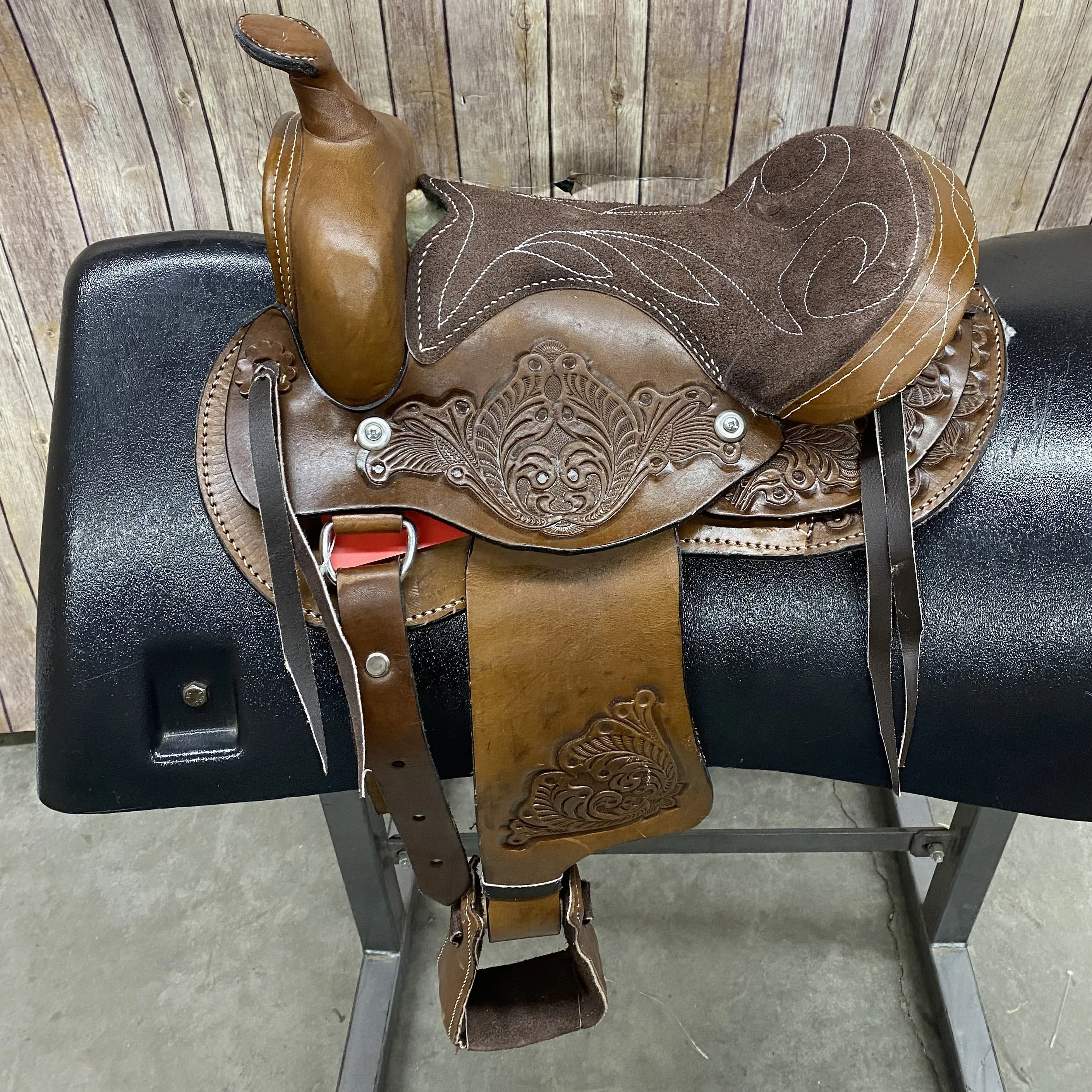 10 Pony Saddle