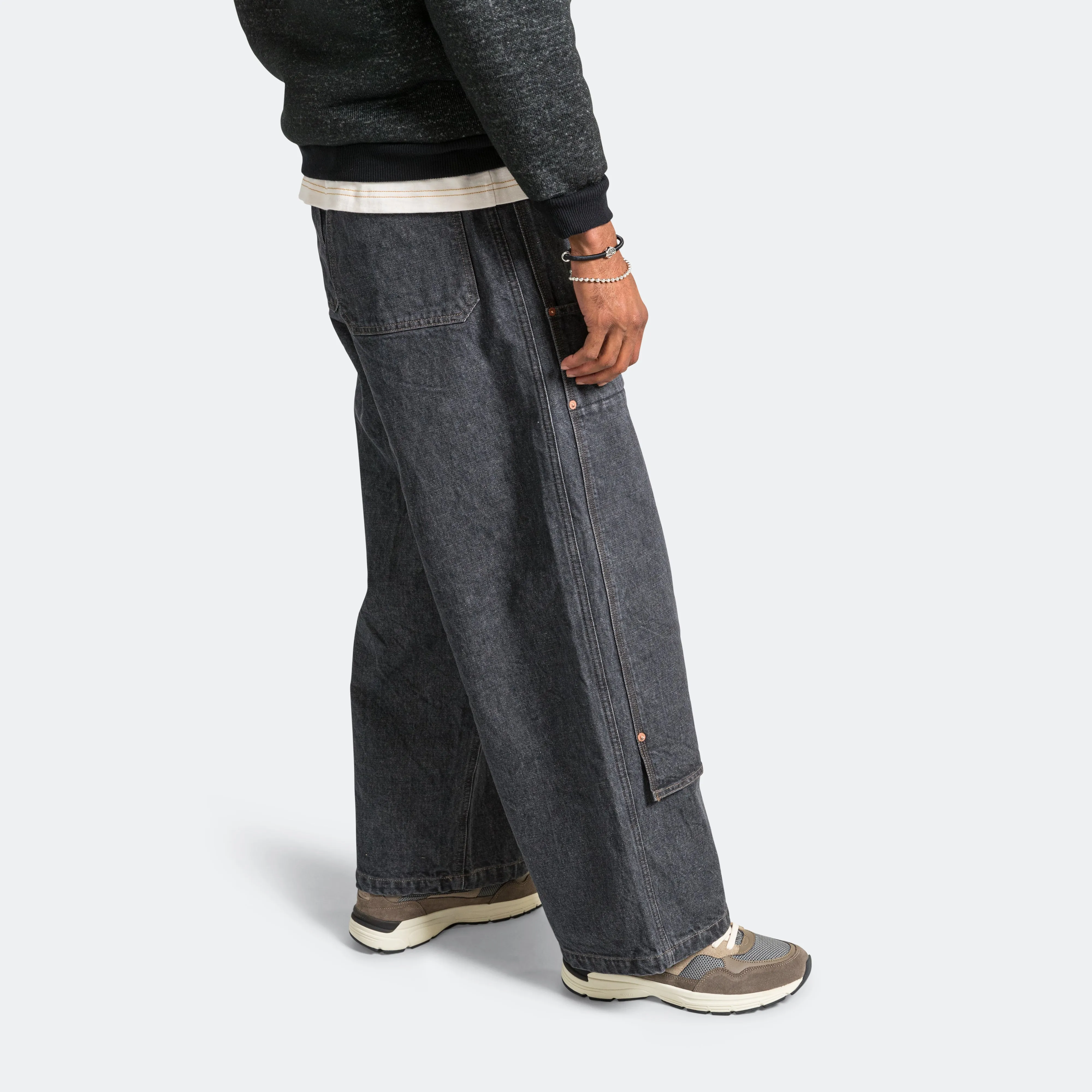 14-ounce black easy pants with knee patches in black denim.