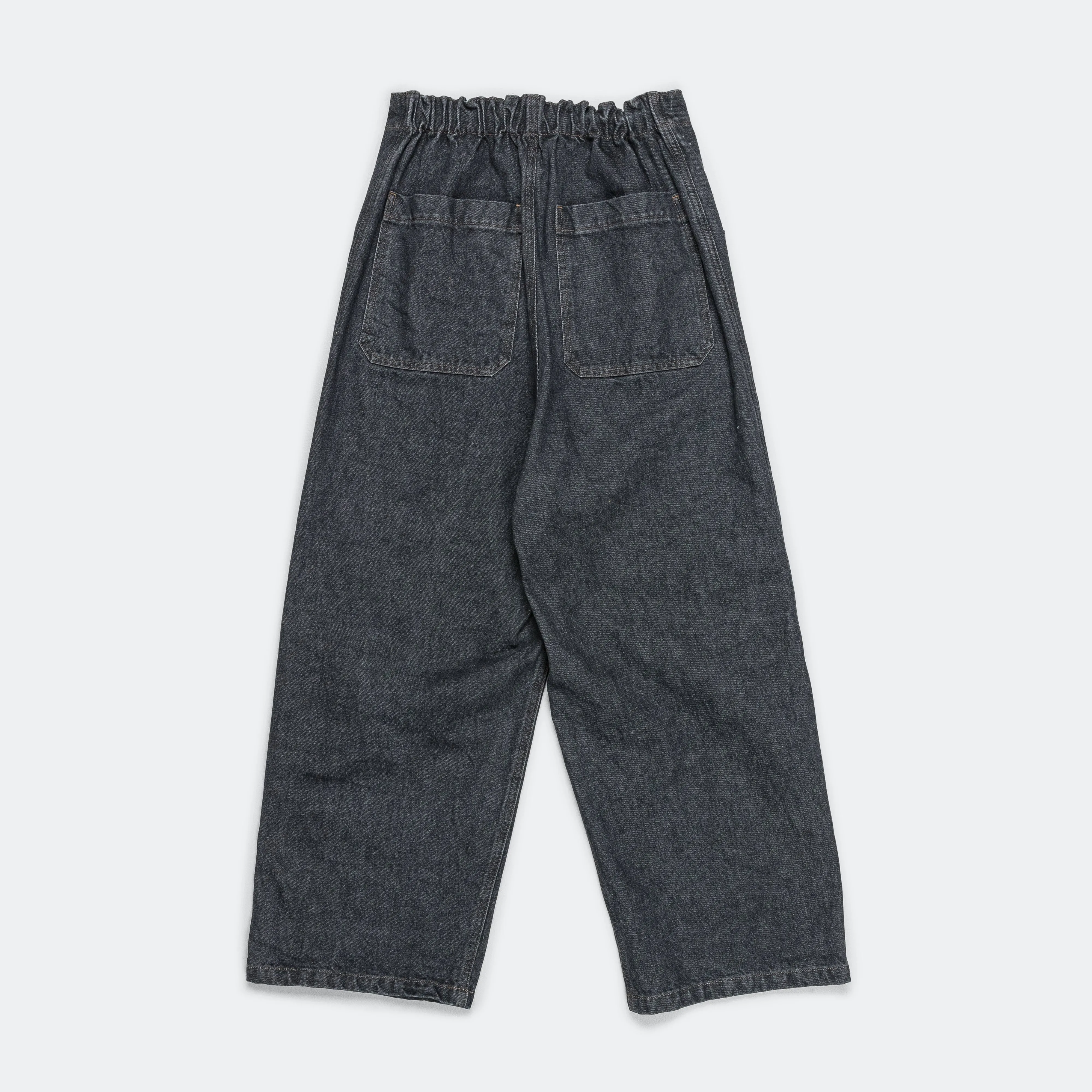 14-ounce black easy pants with knee patches in black denim.