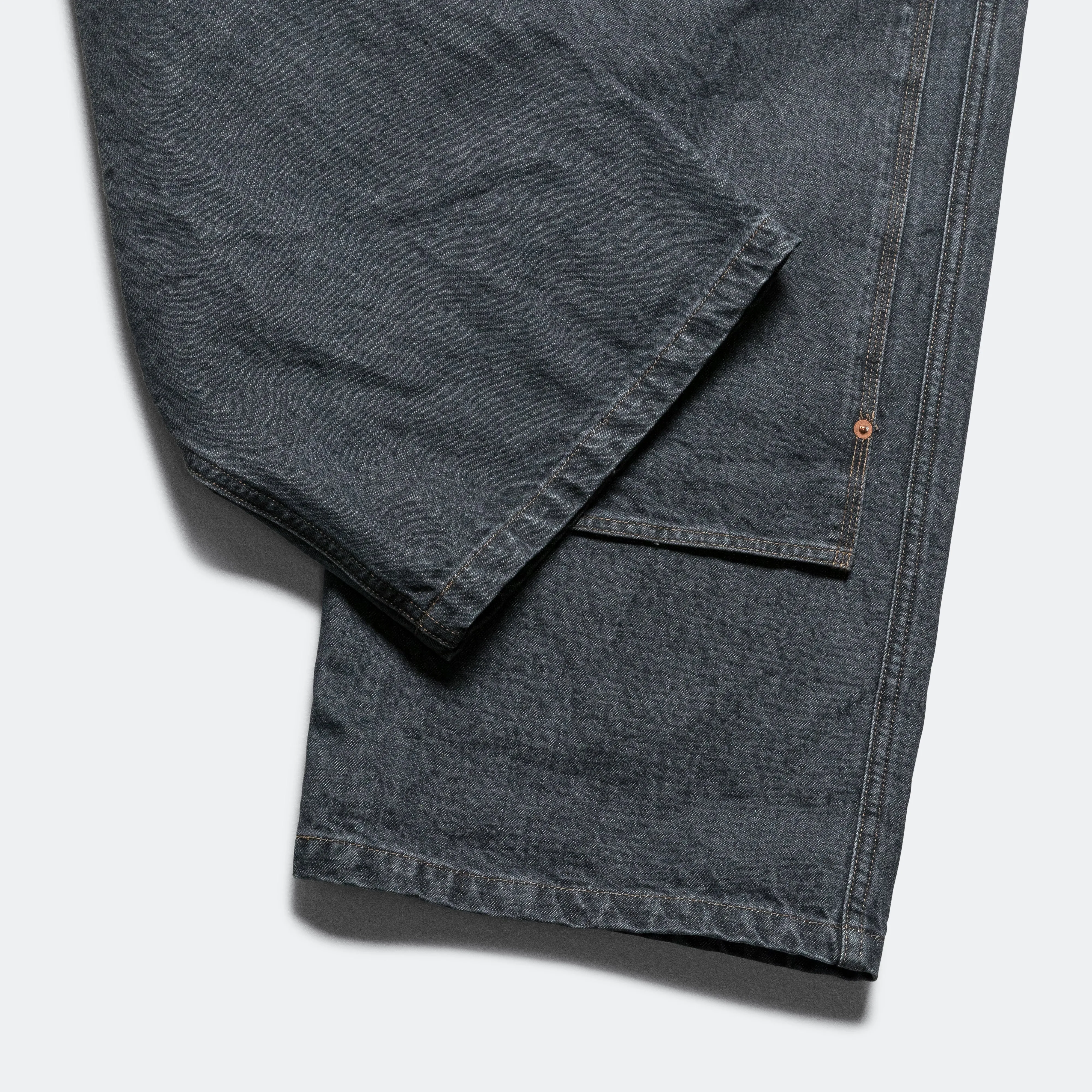 14-ounce black easy pants with knee patches in black denim.