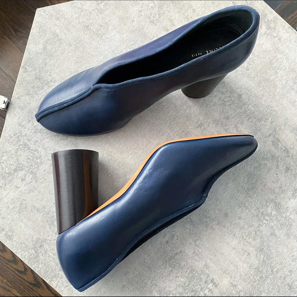 Celine Navy Leather V-Neck Pumps 38 7.5