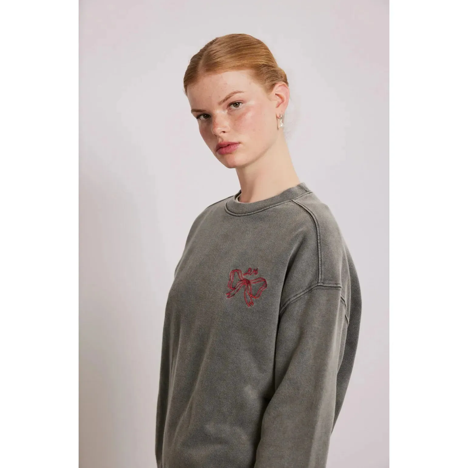 Damson Madder Bow Logo Crew Neck Sweater - Charcoal