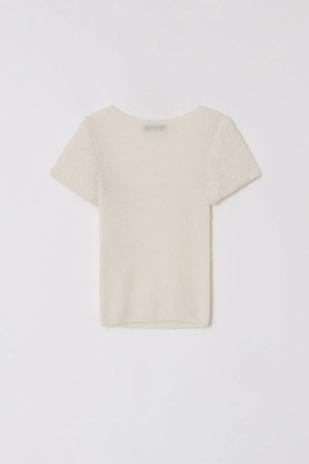 Diagonal V-neck and Crew neck