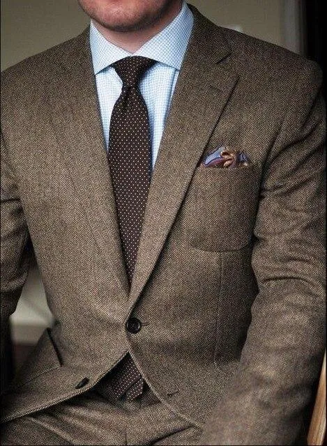 James Abercromby Tweed Suit is a stylish and high-quality men's tweed suit.