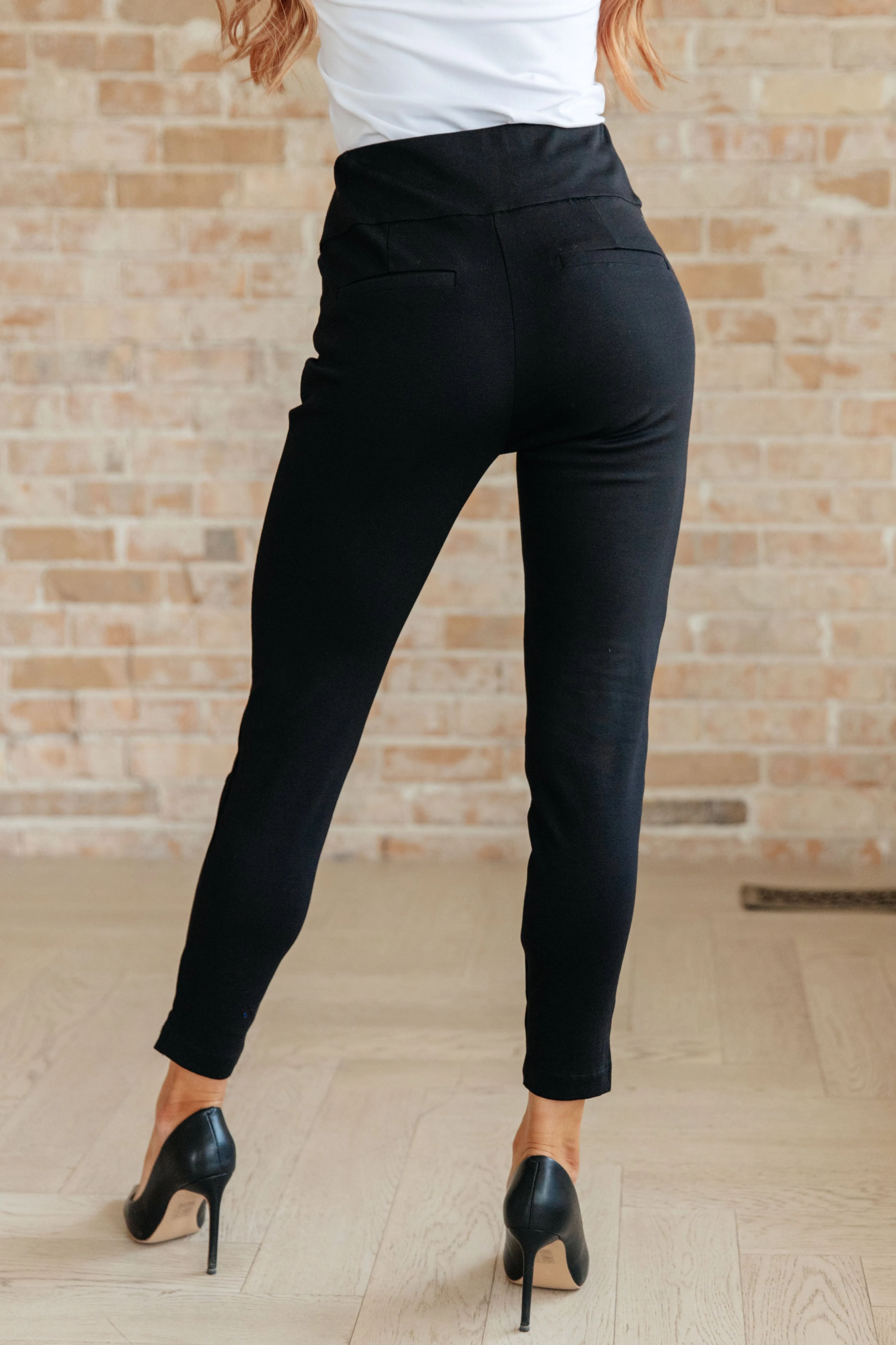 Magic Black Skinny Pants STB