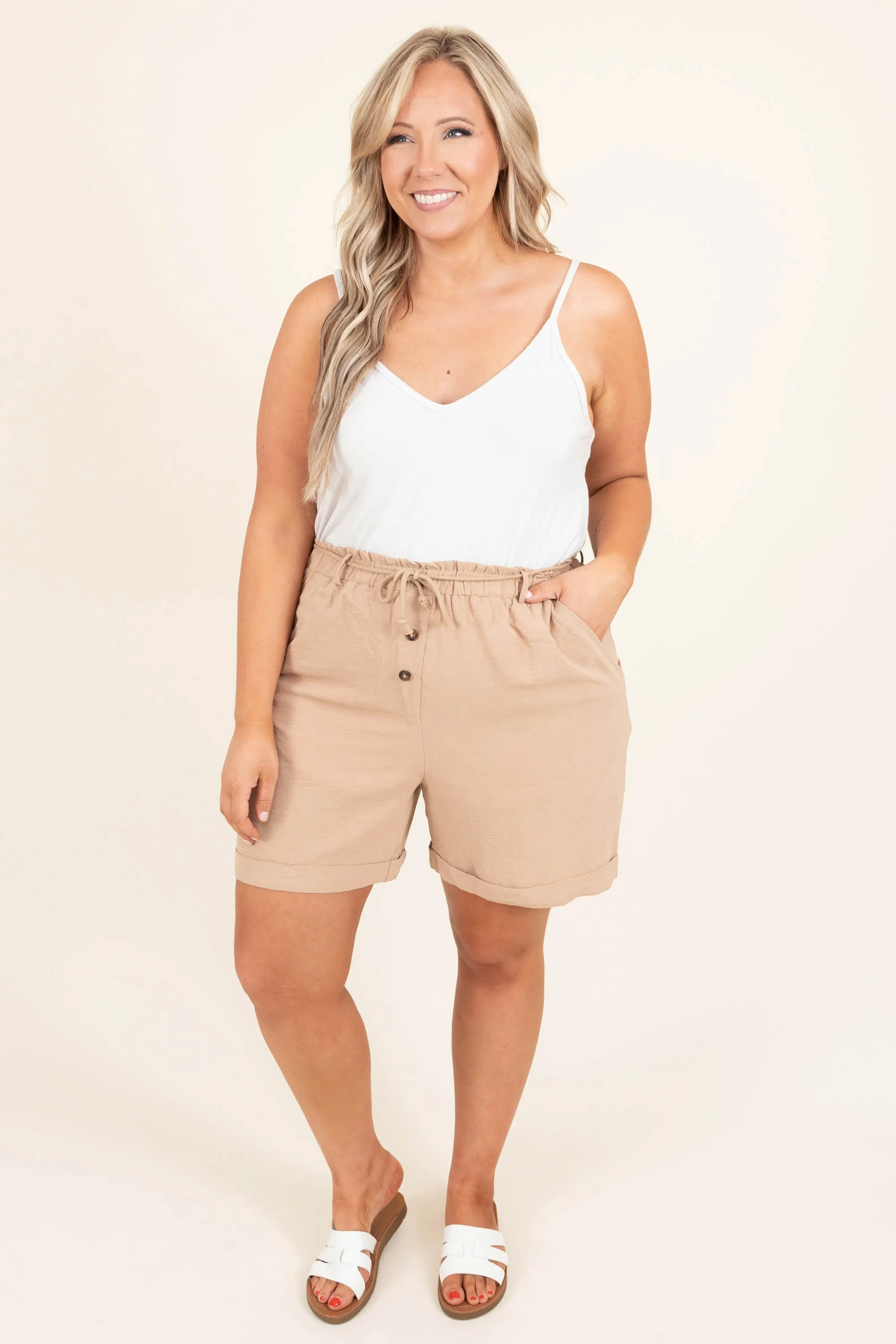 Make It Fabulous Shorts, Khaki