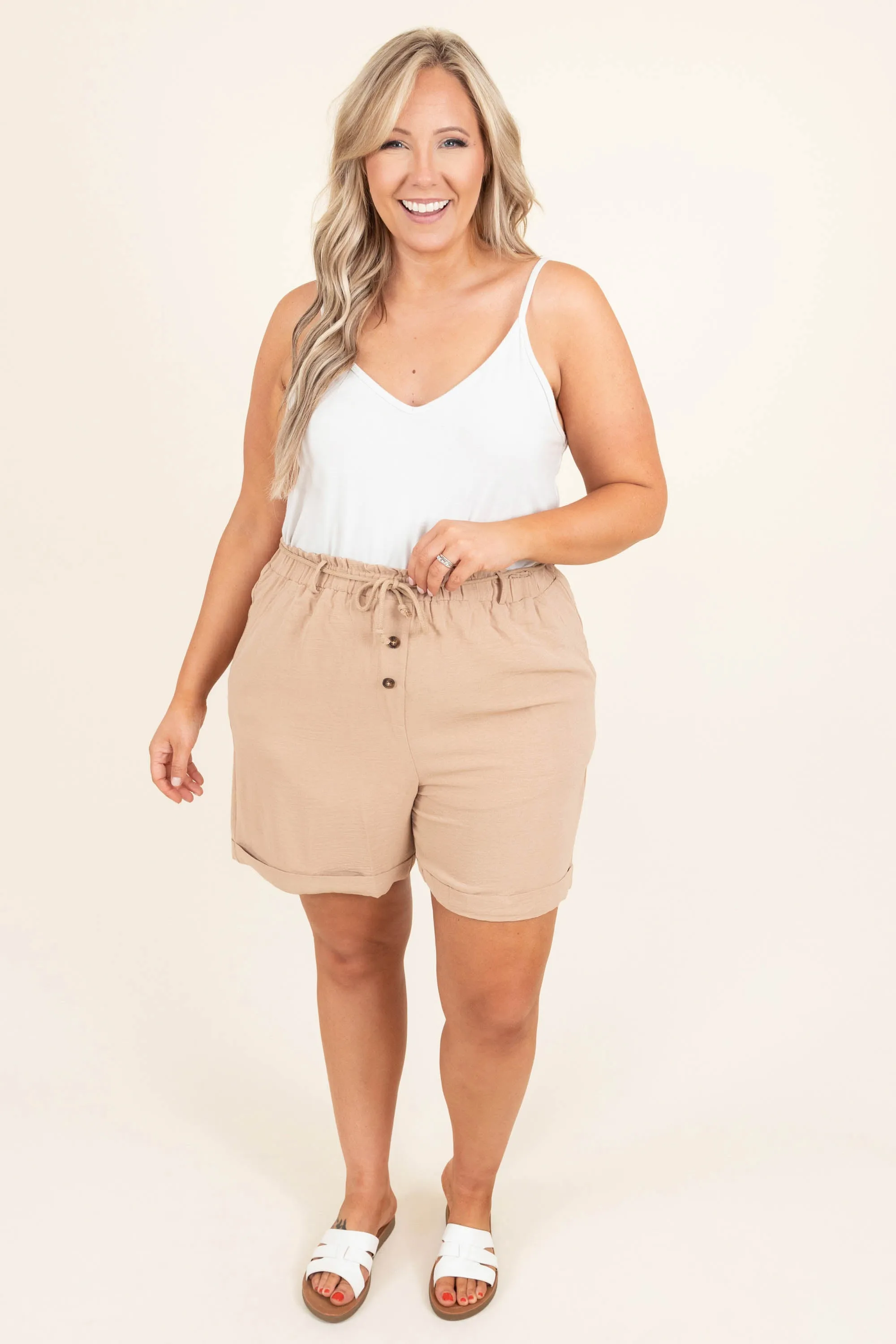 Make It Fabulous Shorts, Khaki