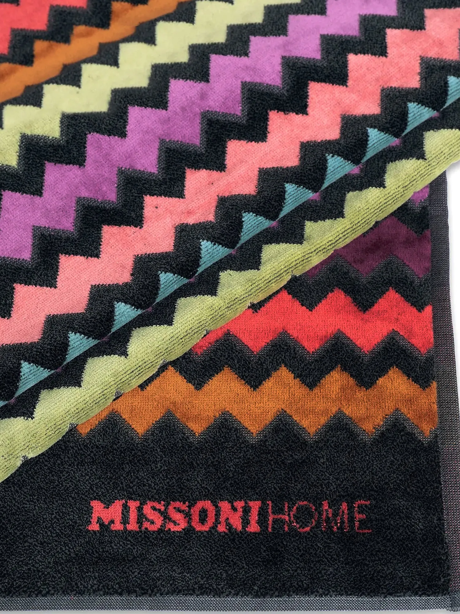 Missoni Home Zig-Zag Patterned Towel