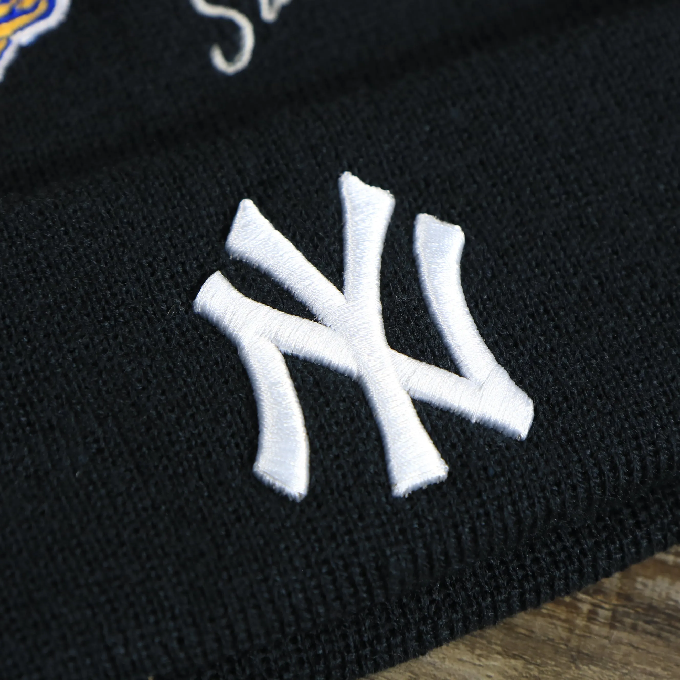 New York Yankees City Transit Beanie with All Over Side Patch - 59Fifty Fitted