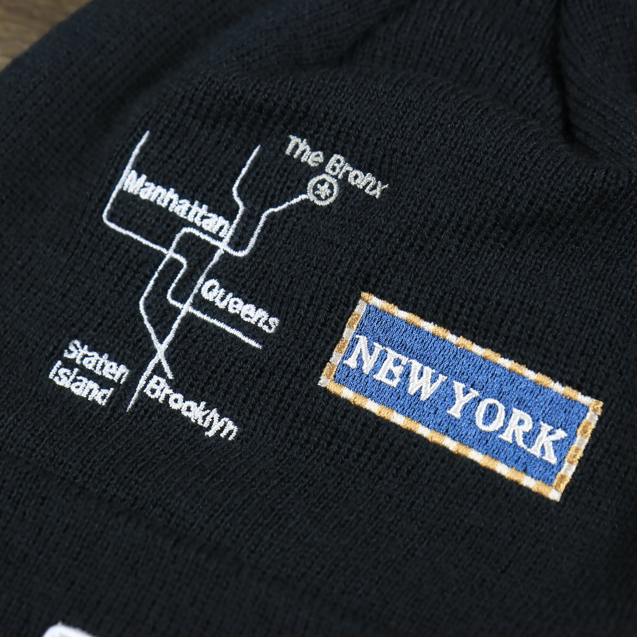 New York Yankees City Transit Beanie with All Over Side Patch - 59Fifty Fitted