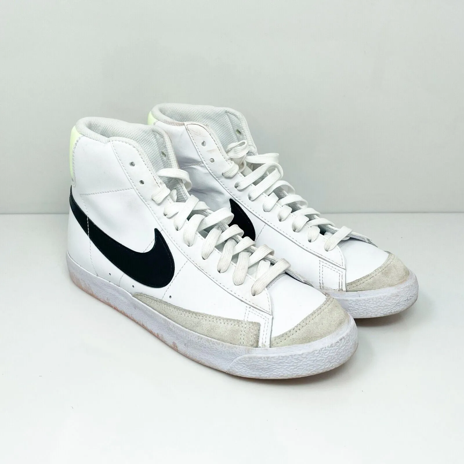 Nike Boys Blazer Mid 77 DA4088-109 White Basketball Shoes Sneakers Size 7Y