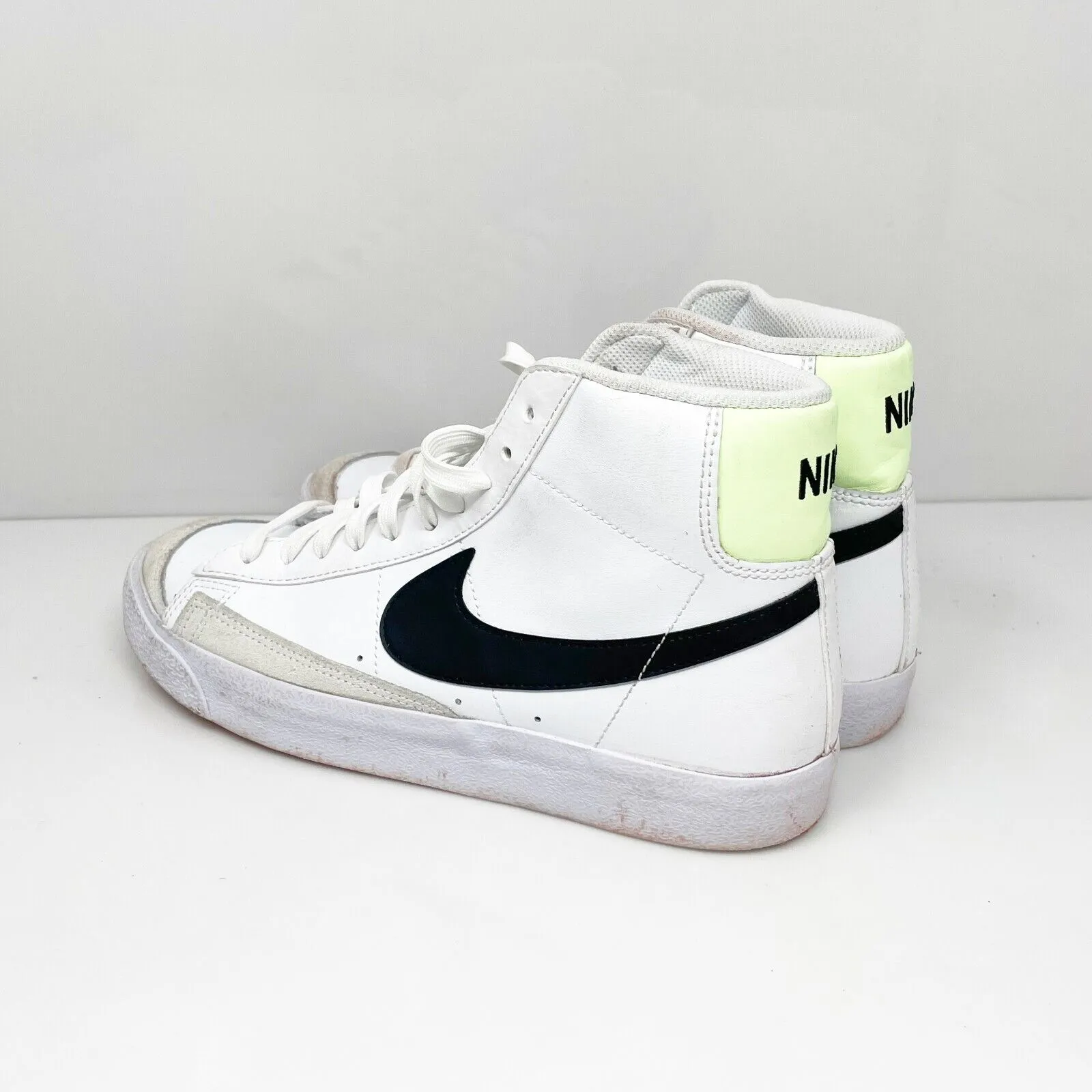 Nike Boys Blazer Mid 77 DA4088-109 White Basketball Shoes Sneakers Size 7Y