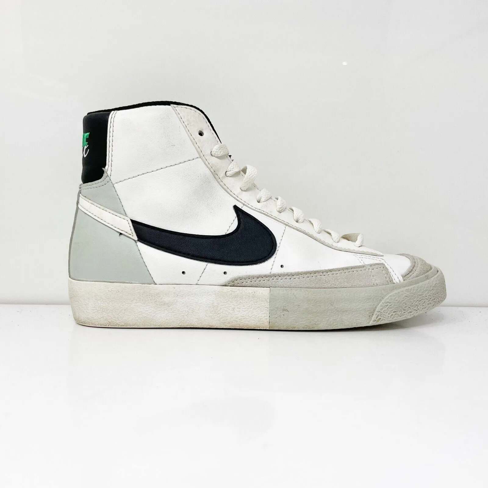 Nike Boys Blazer Mid 77 SE FN6937-100 White Casual Shoes Sneakers Size 5Y