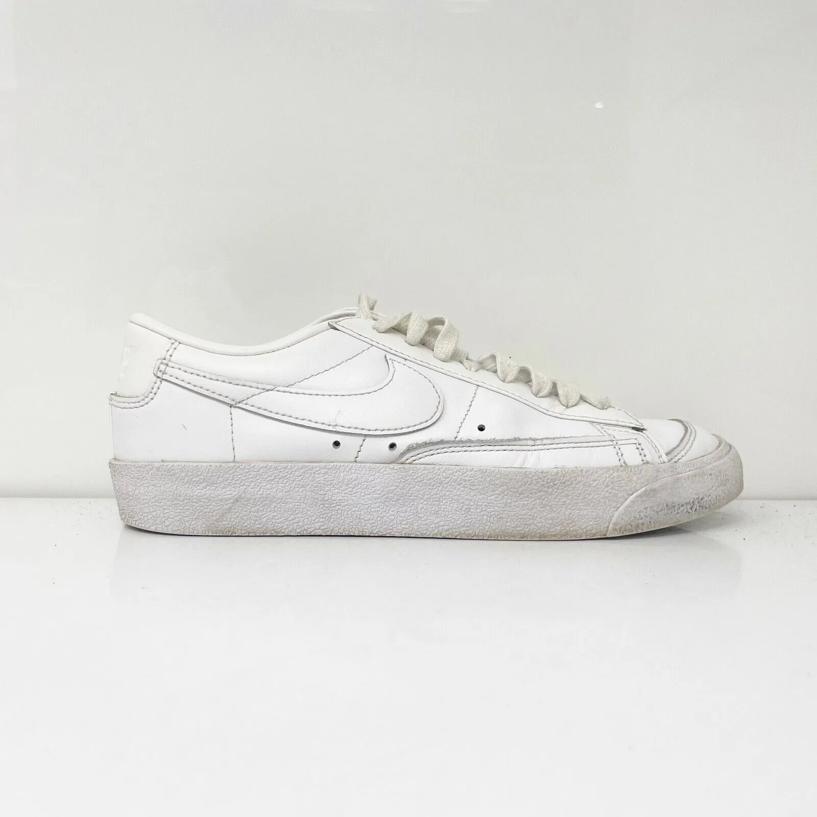 Nike Womens Blazer Low 77 DC4769-101 White Casual Shoes Sneakers Size 8