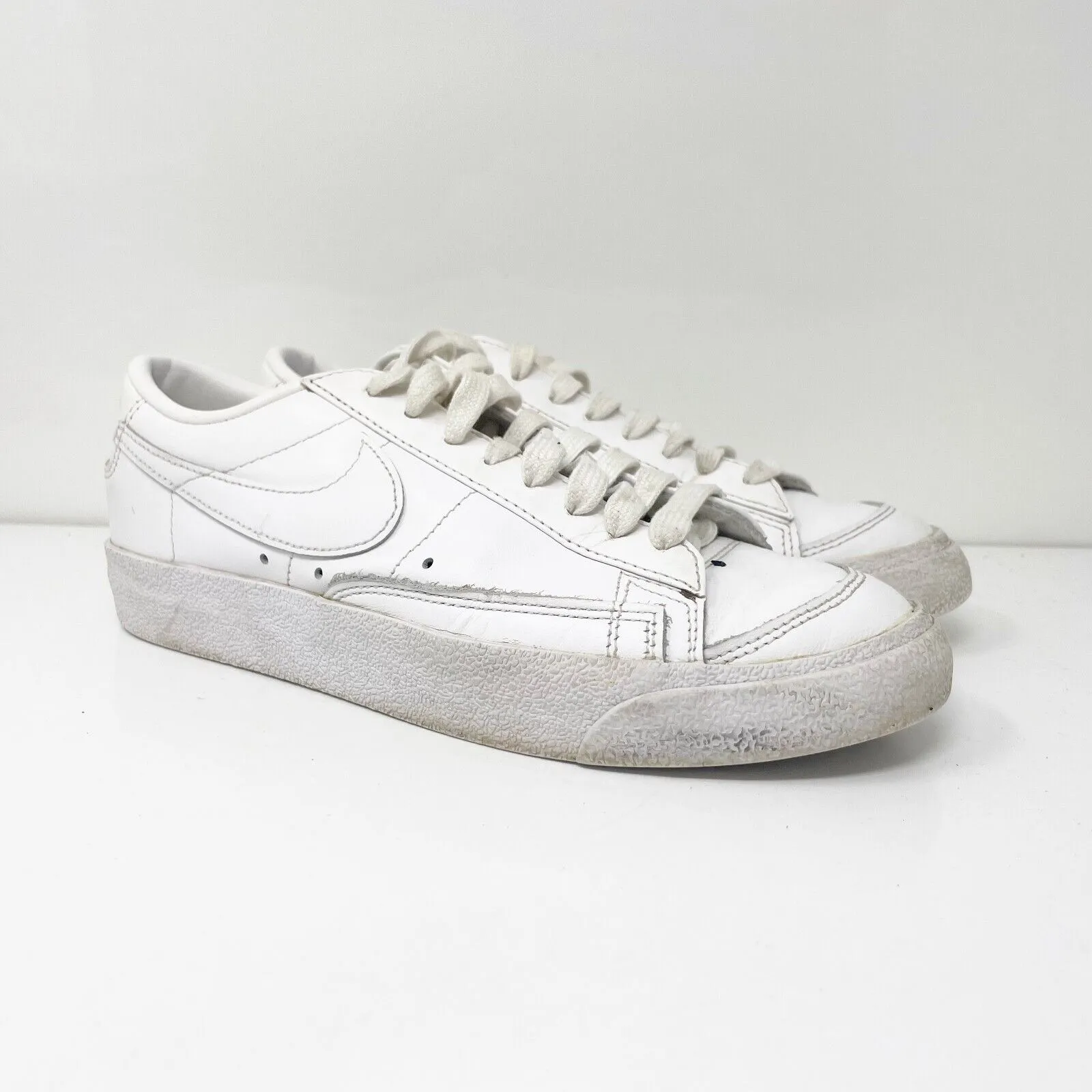 Nike Womens Blazer Low 77 DC4769-101 White Casual Shoes Sneakers Size 8