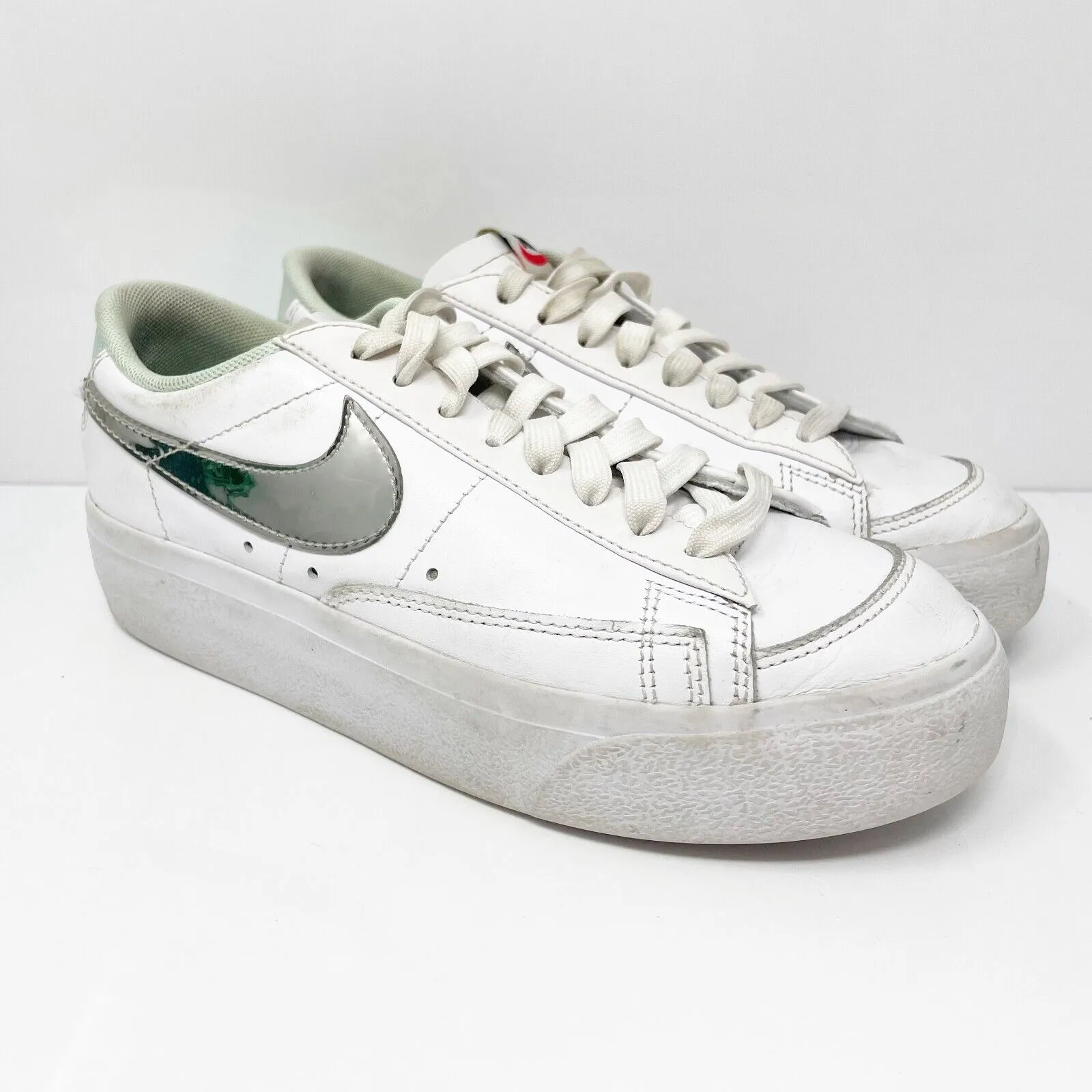 Nike Womens Blazer Low Platform DQ7654-100 White Casual Shoes Sneakers Size 6.5