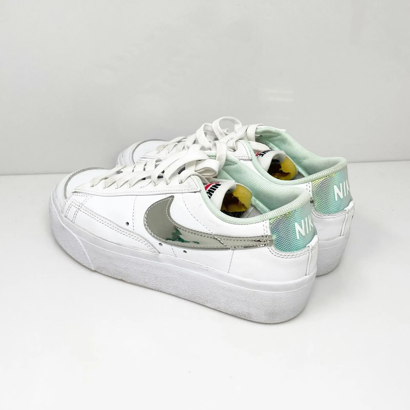 Nike Womens Blazer Low Platform DQ7654-100 White Casual Shoes Sneakers Size 7