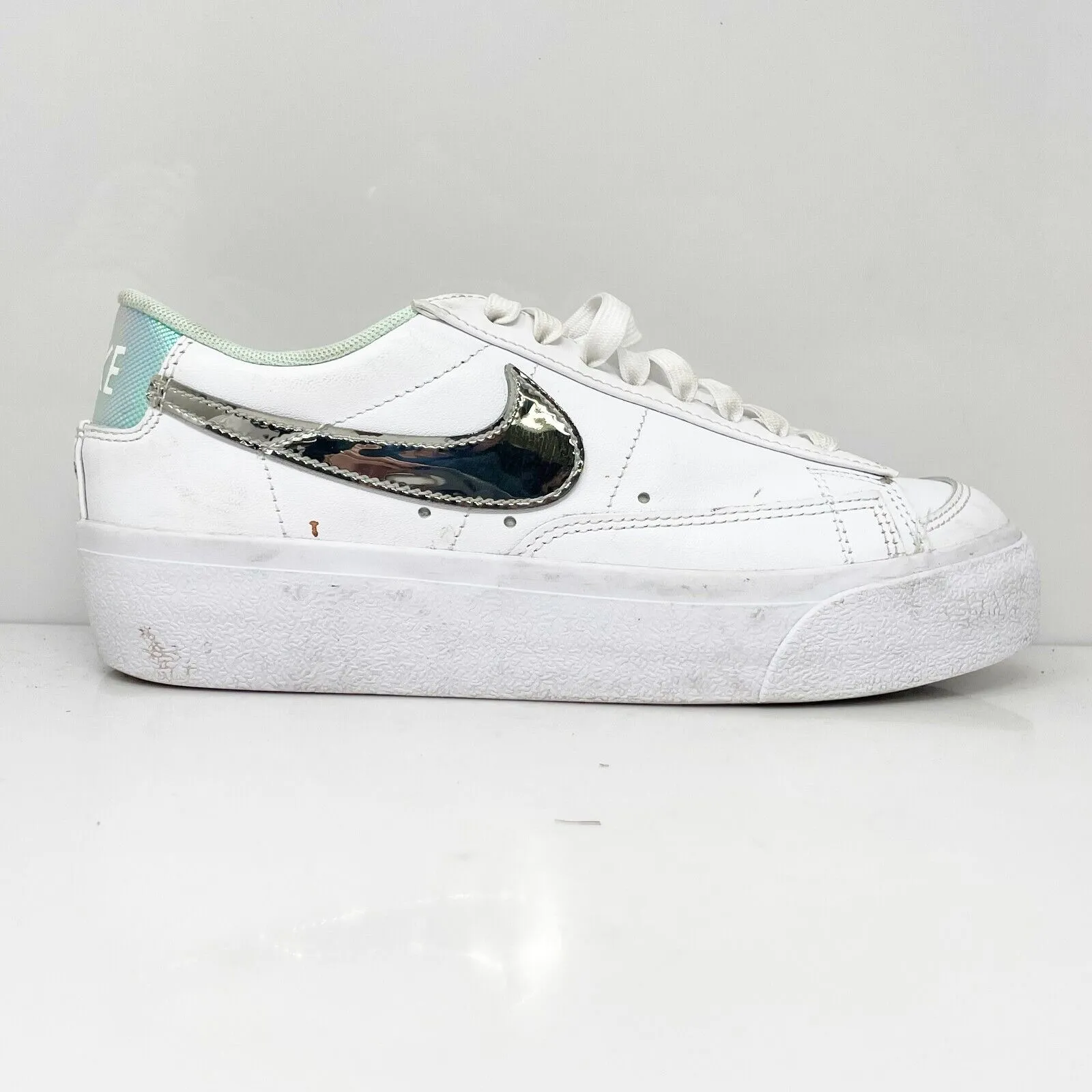 Nike Womens Blazer Low Platform DQ7654-100 White Casual Shoes Sneakers Size 7