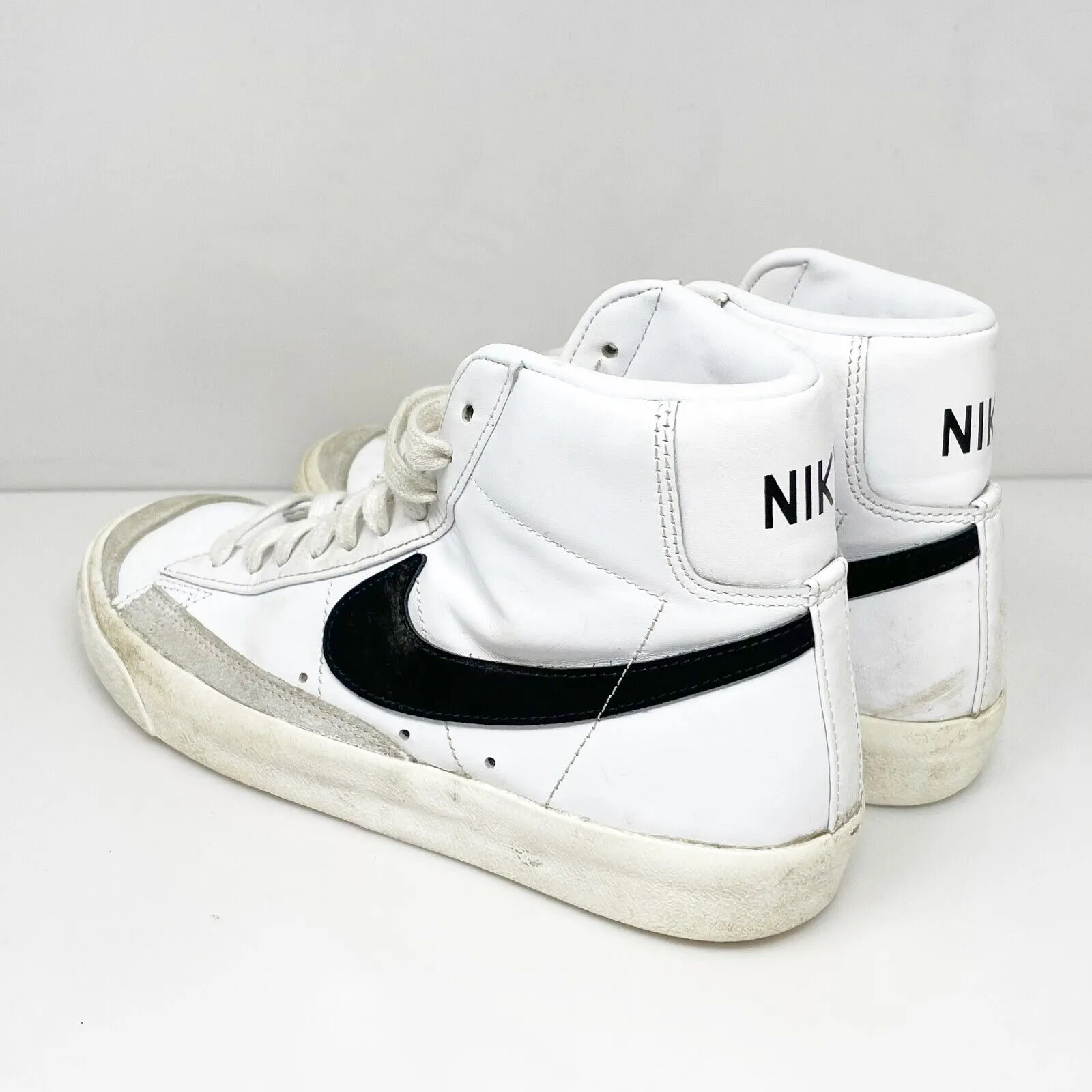 Nike Womens Blazer Mid 77 CZ1055-100 White Basketball Shoes Sneakers Size 7.5