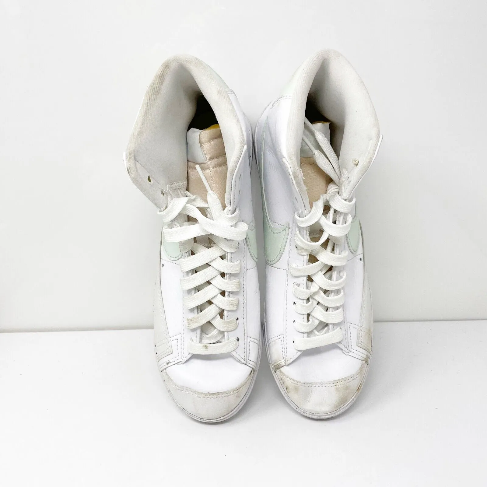 Nike Womens Blazer Mid 77 NN DQ4124-102 White Casual Shoes Sneakers Size 8.5