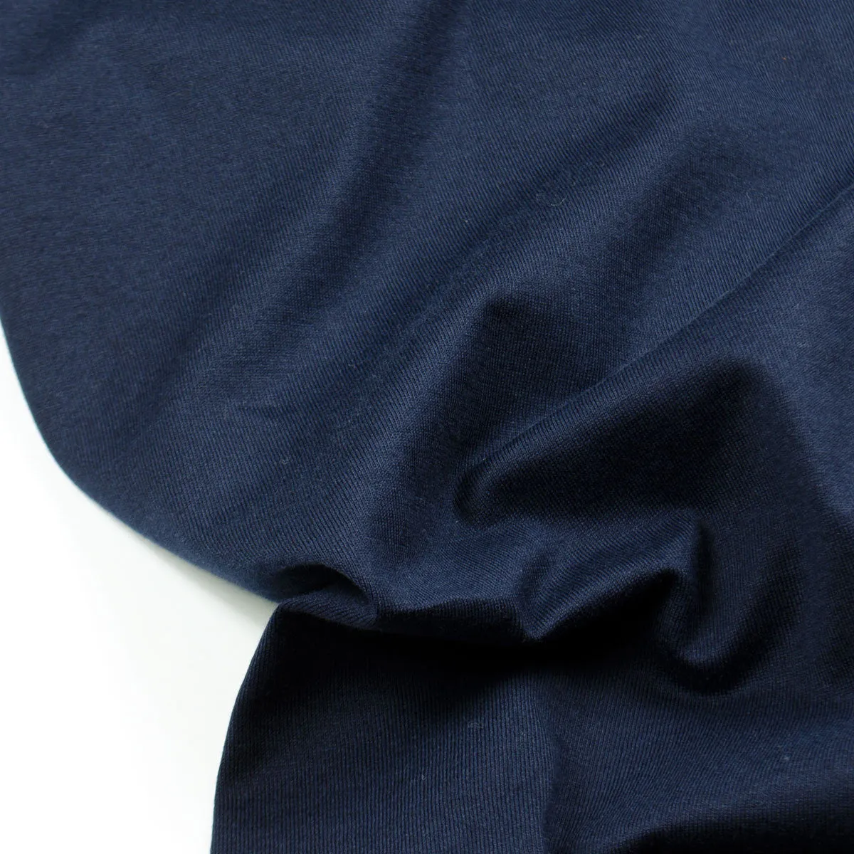 Sunspel short sleeve navy t-shirt.