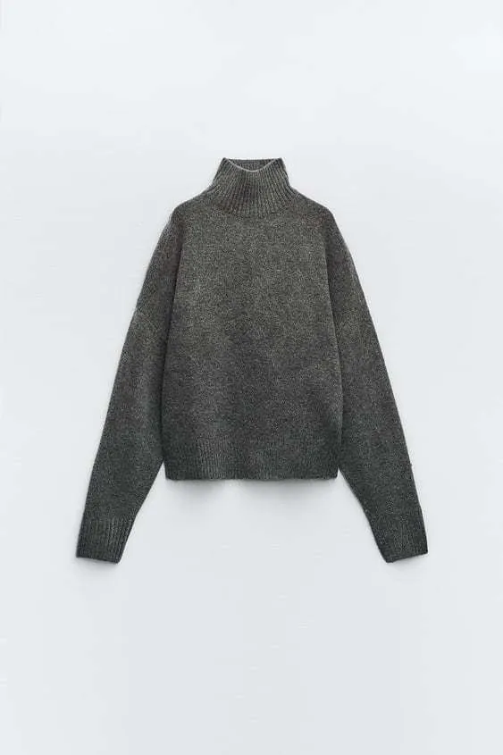 ZARA | V-neck and crew neck options